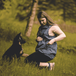Vesta Hurtta výcviková Training ECO ostružinová L